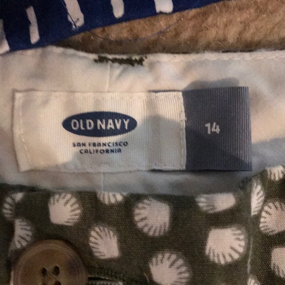 4 like new ladies size 14 shorts old navy and NYC.     SOLD.   SOLD.    SOLD. - Picture 4 of 8